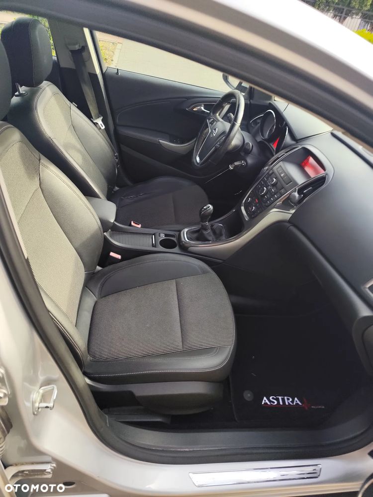 Opel Astra 1.4 T Cosmo S&S - 18