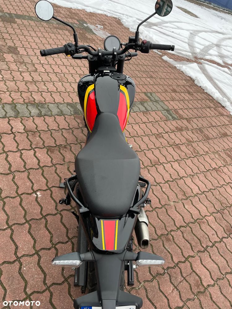 Royal Enfield Guerrilla - 8