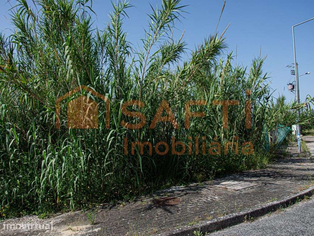 Terreno de 390 m² em Leiria para construir - Grande imagem: 2/3