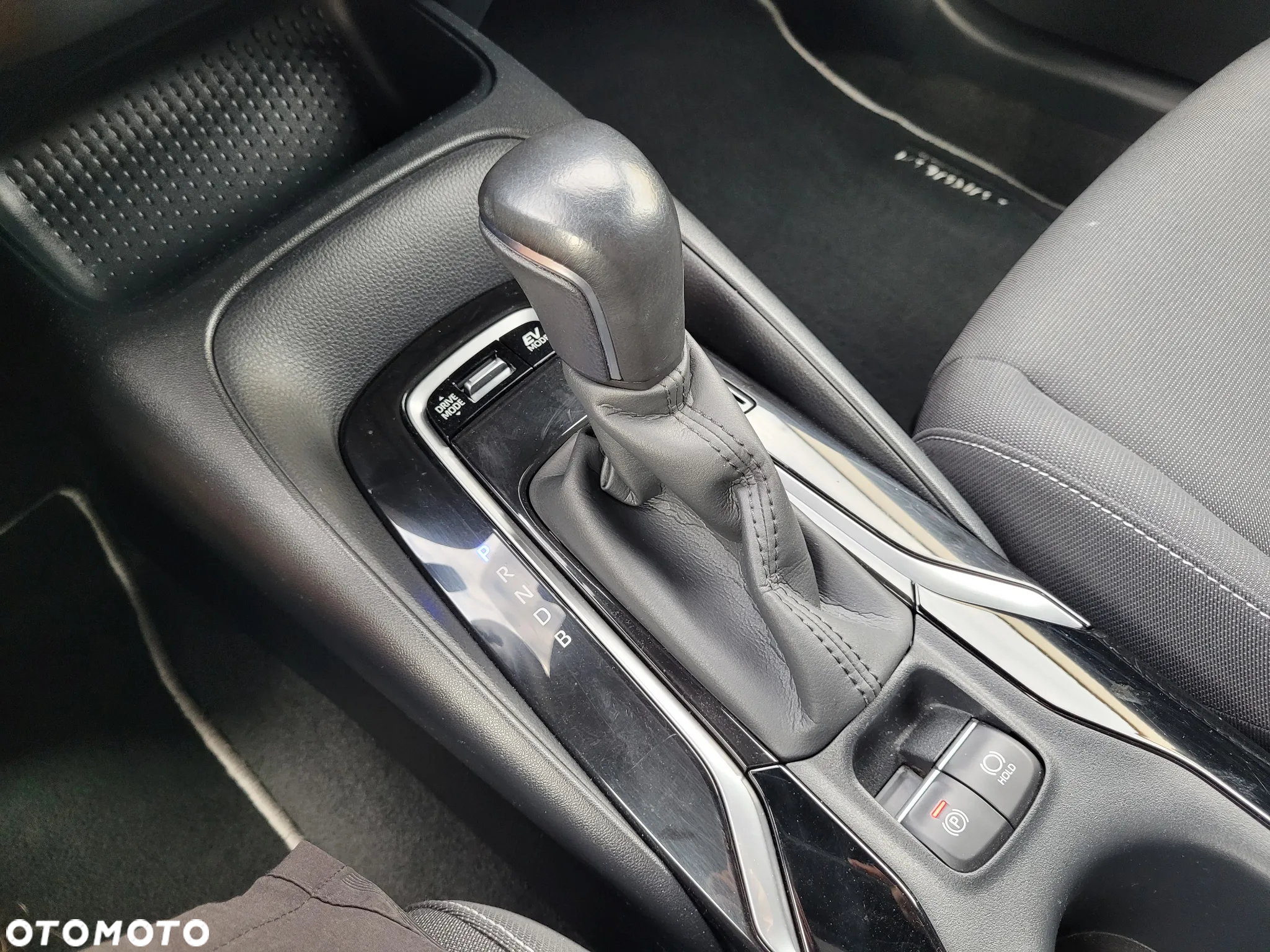 Toyota Corolla 1.8 Hybrid Touring Sports Comfort - 19