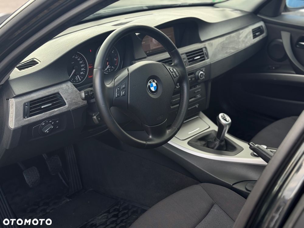 BMW Seria 3 318d DPF - 21