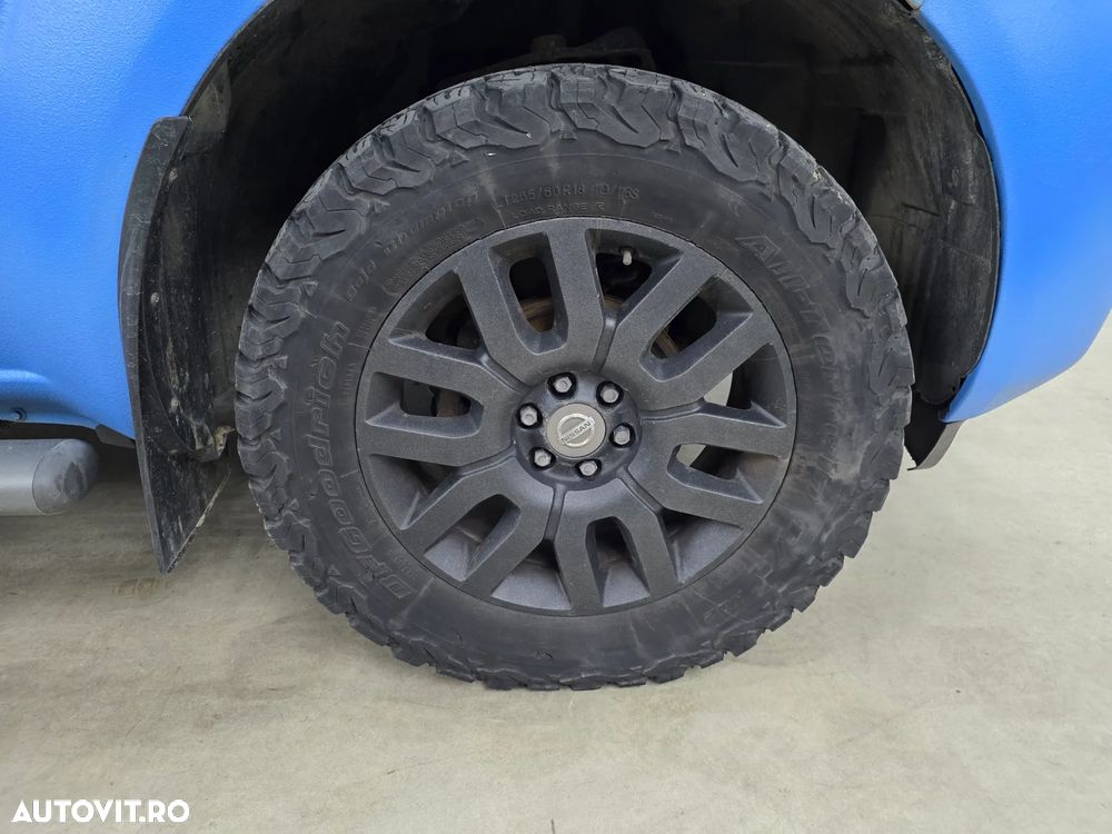 Nissan Navara 2.5 dCi DPF 4X4 Double Cab LE - 26
