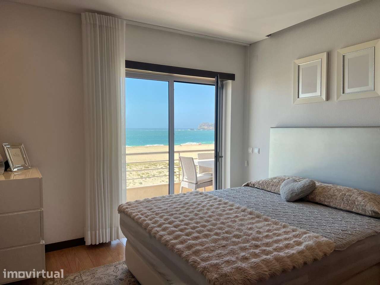 Apartamento T2 com garagem junto à praia | Nazaré - Grande imagem: 4/17