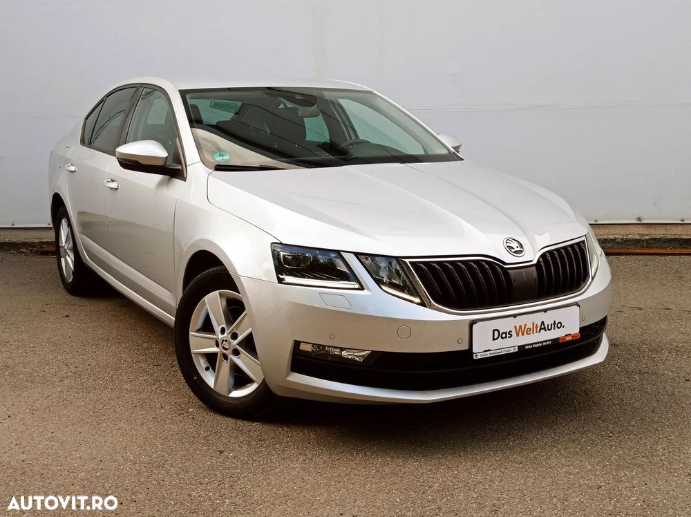 Skoda Octavia 2.0 TDI DSG Ambition - 1