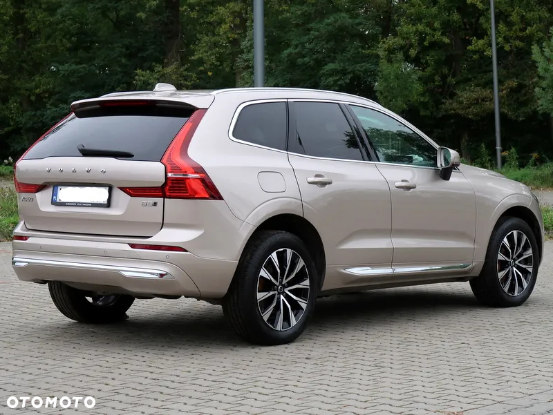 Volvo XC 60 B5 B AWD Plus Bright - 3
