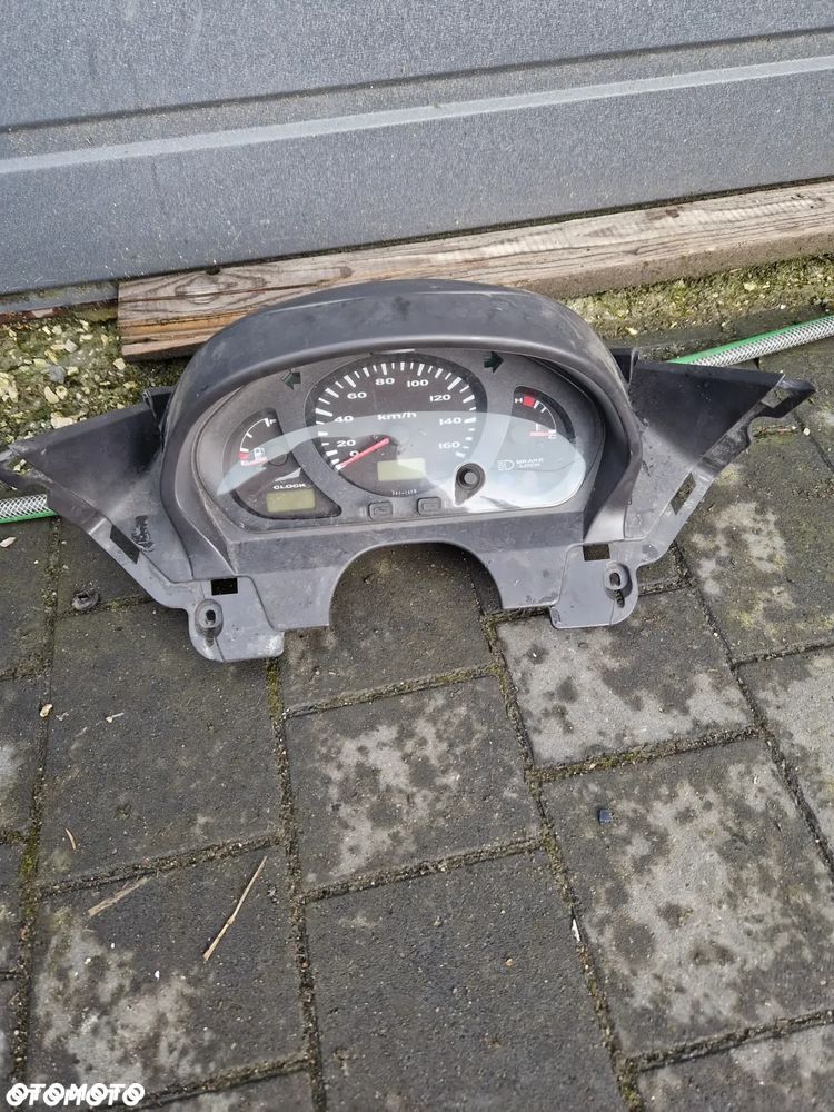 Zacisk Chłodnica Reflektor Suzuki Burgman 400 K1 - 4