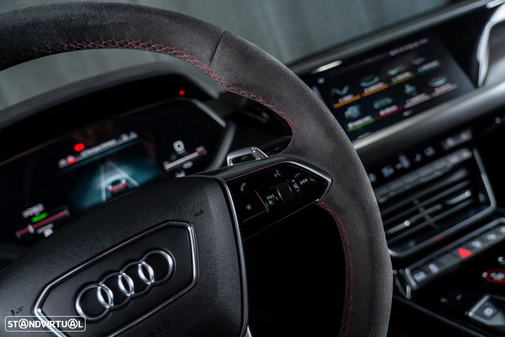 Audi RS e-tron GT quattro - 12
