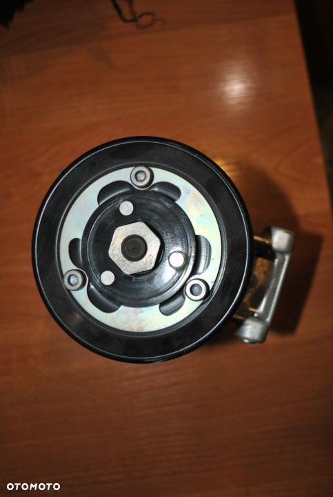 Sprężarka klimatyzacji VW Golf VII 5Q8820803F - 4