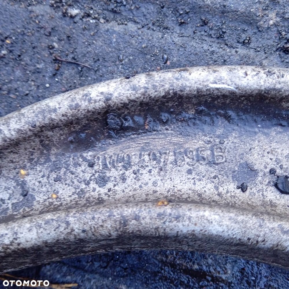 Wahacz A4 B9 8W0407696B - 3