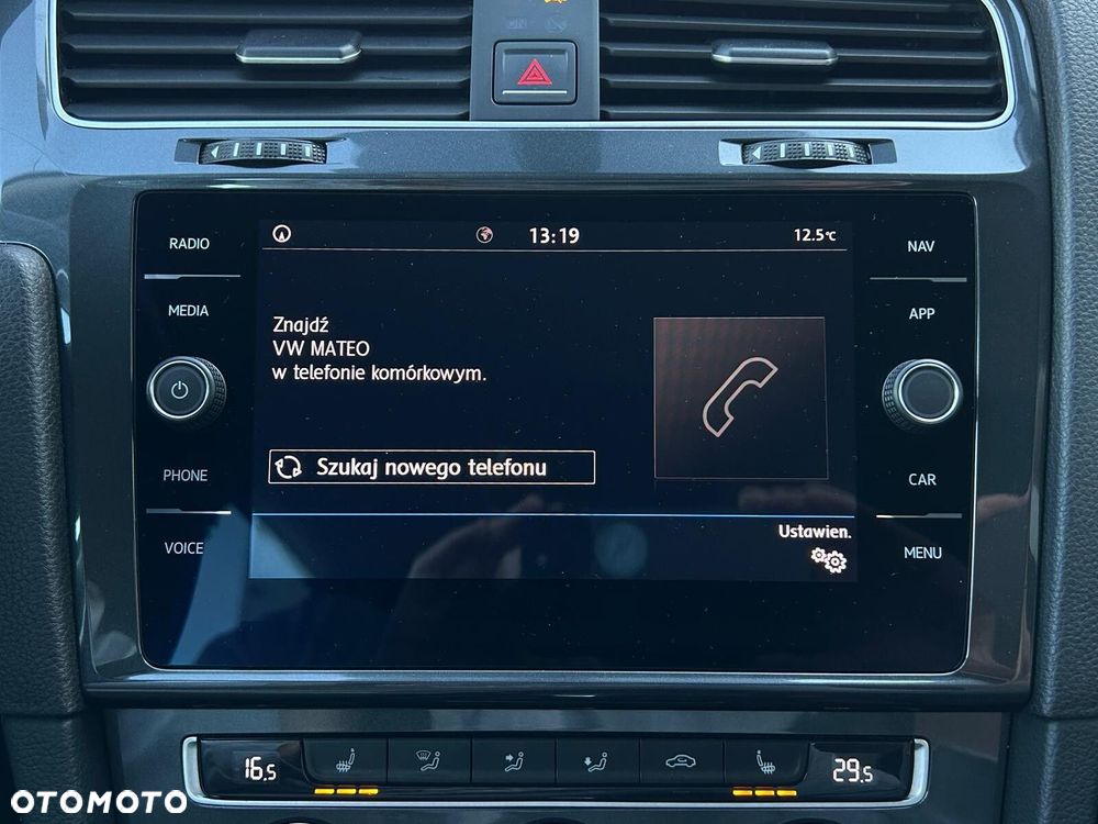 Volkswagen Golf - 32