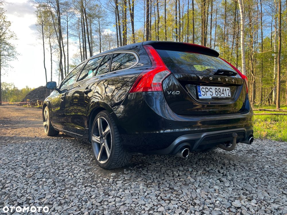 Volvo V60 D3 R-Design - 16