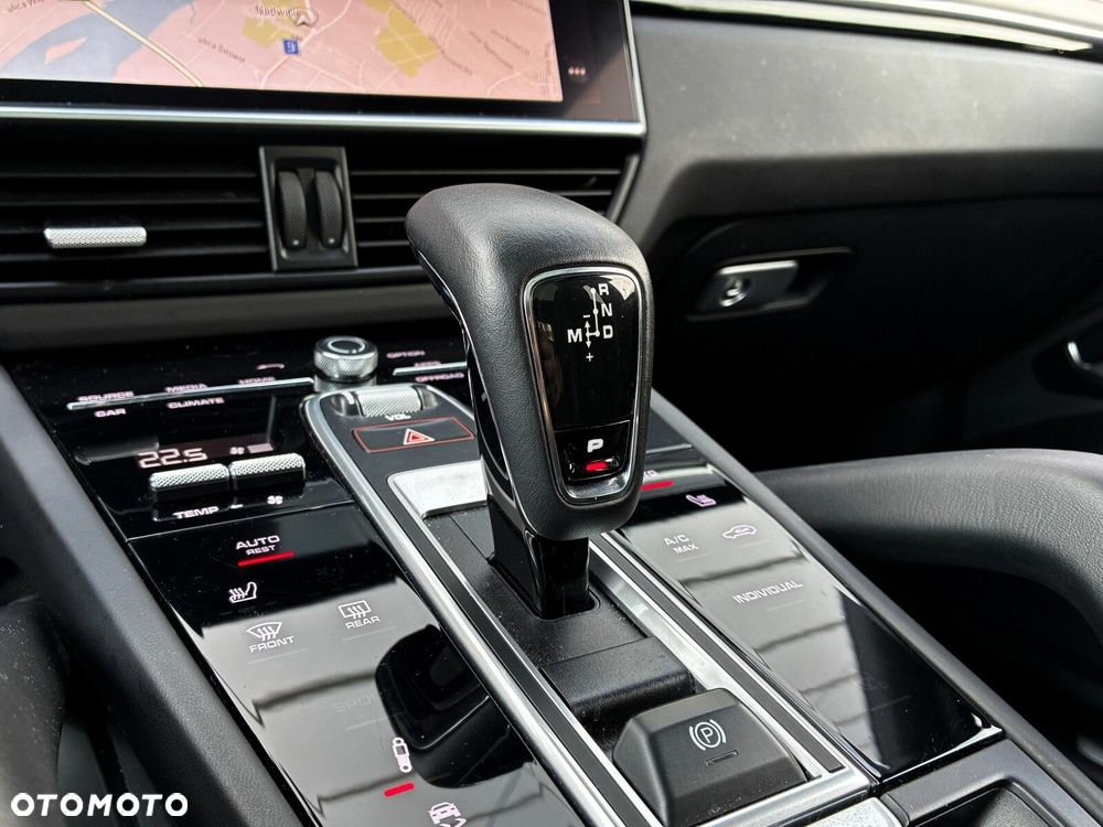 Porsche Cayenne - 25