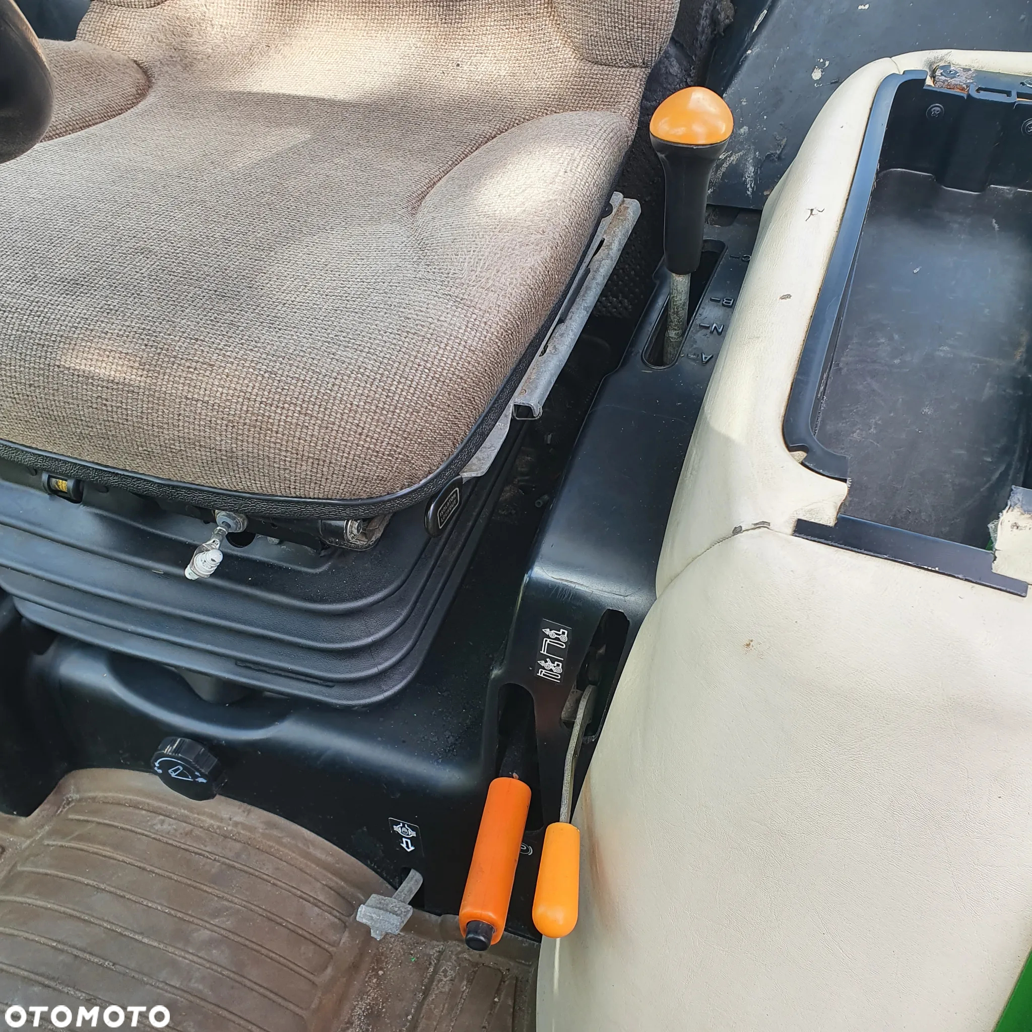 John Deere 3520 - 14