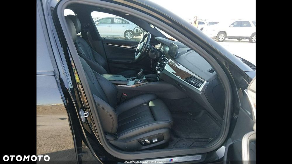 BMW Seria 5 530i M Sport Edition - 9