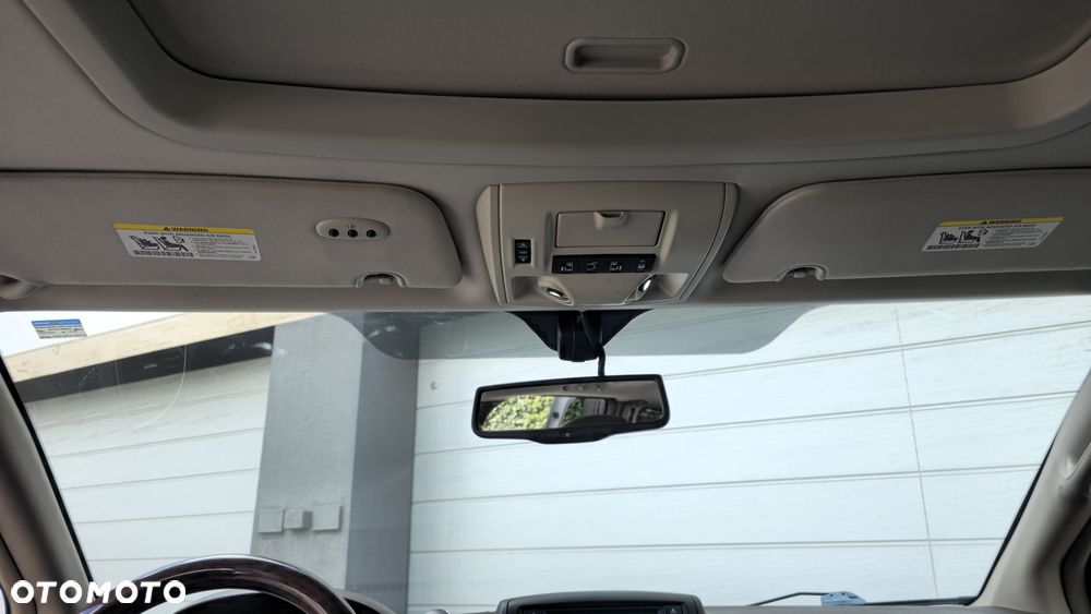 Chrysler Town & Country 3.6 Limited - 21