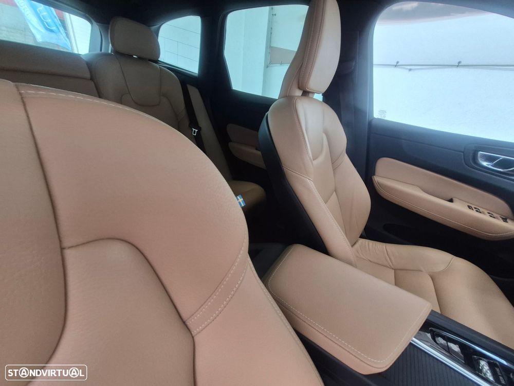 Volvo XC 60 2.0 D4 Momentum Plus Geartronic - 24