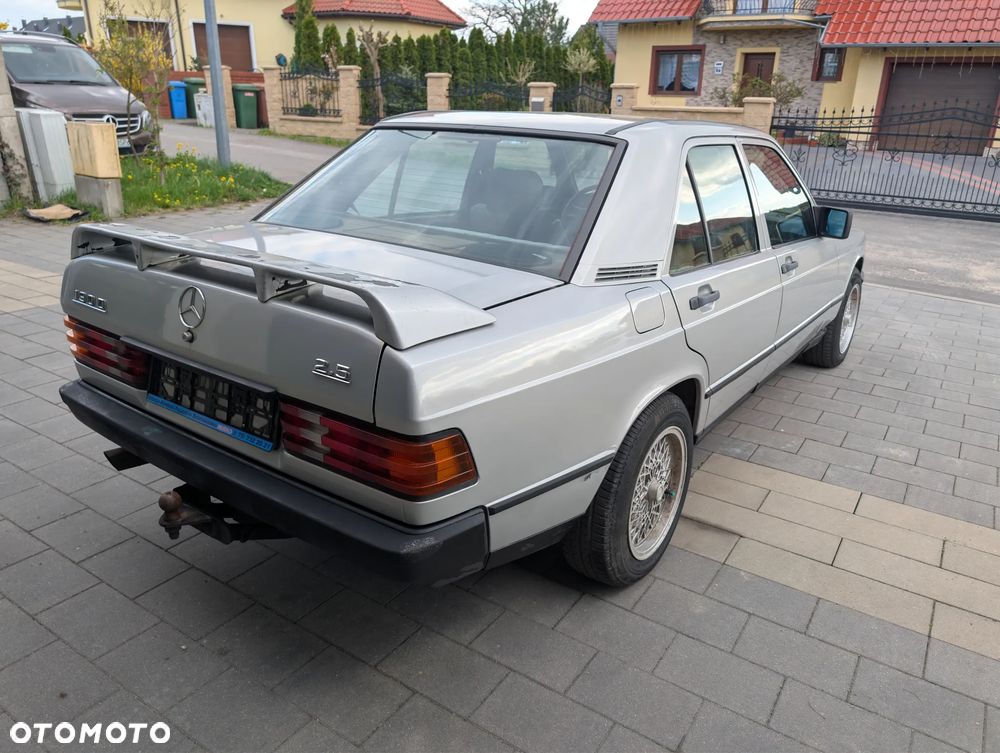Mercedes-Benz W201 (190) - 6