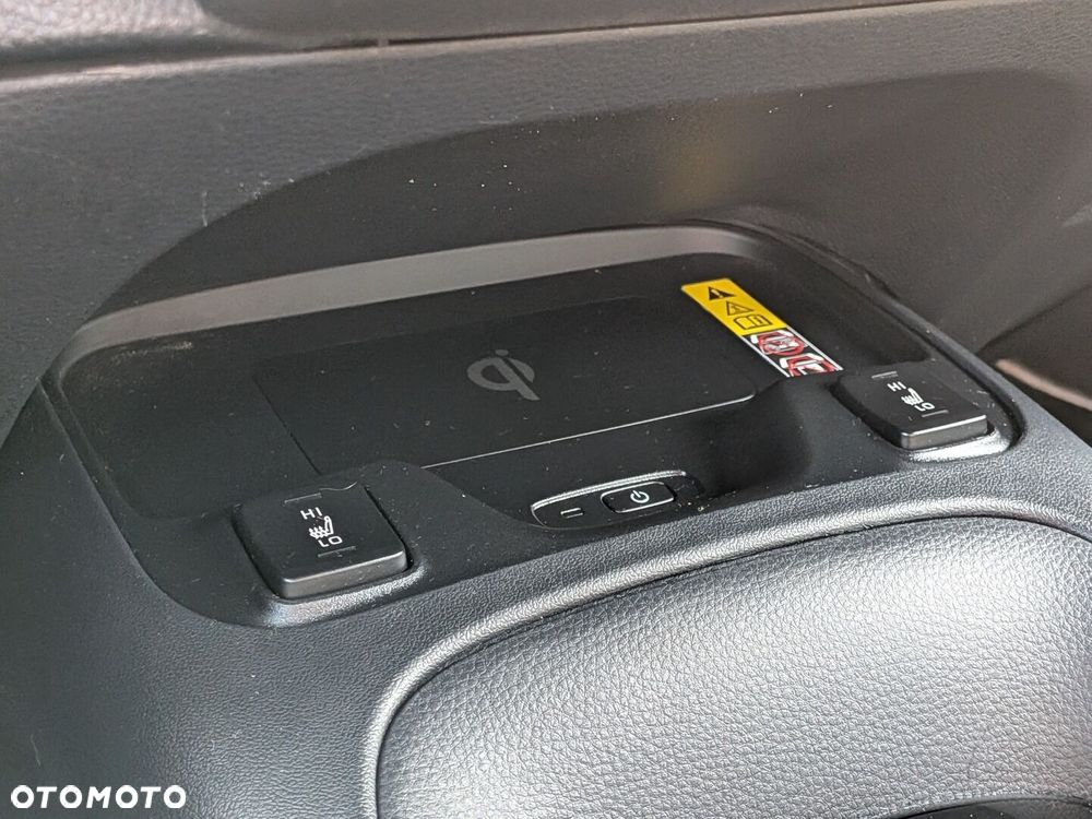 Toyota Corolla 1.8 Hybrid Comfort - 17