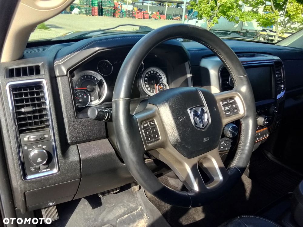 Dodge RAM ver-5-7-crew-cab-longbed-laramie-black - 32