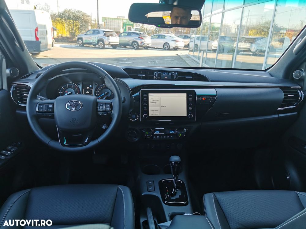 Toyota Hilux 2.8D 204CP 4x4 Double Cab AT Invincible - 9