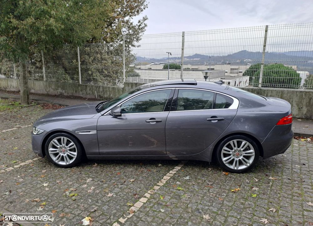 Jaguar XE 2.0 D Prestige Aut. - 3