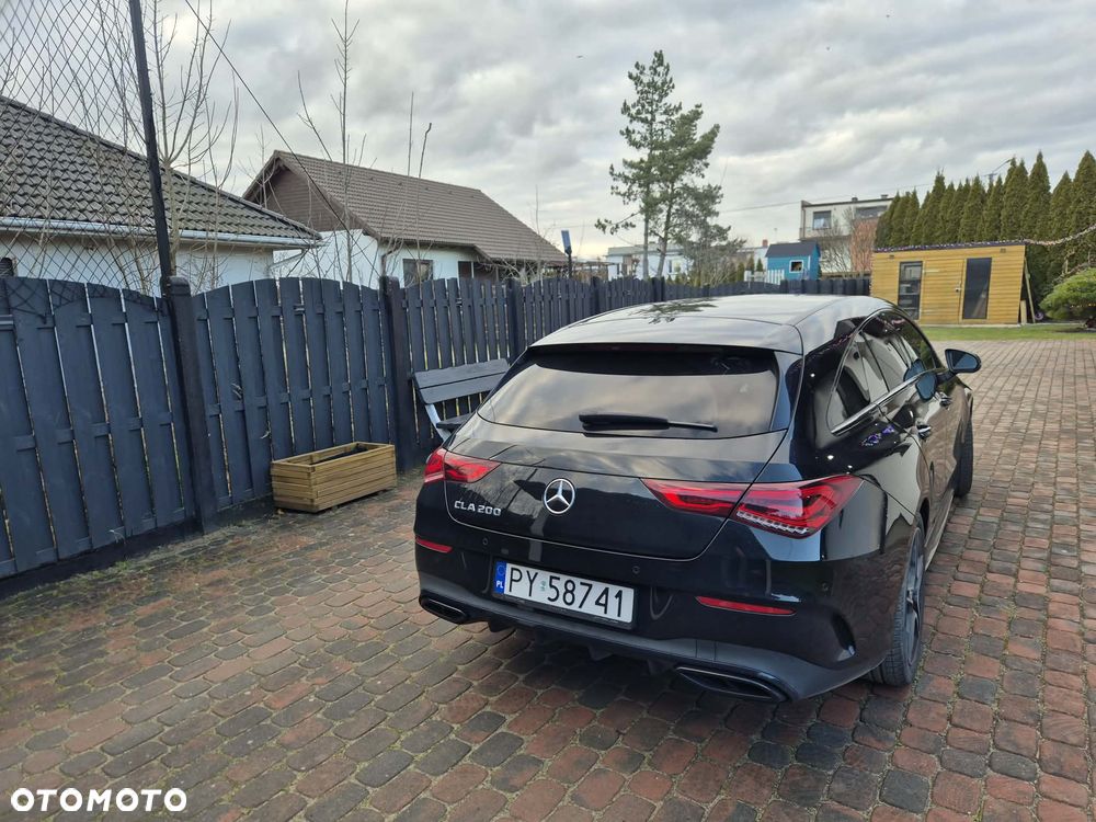 Mercedes-Benz CLA 200 7G-DCT - 4