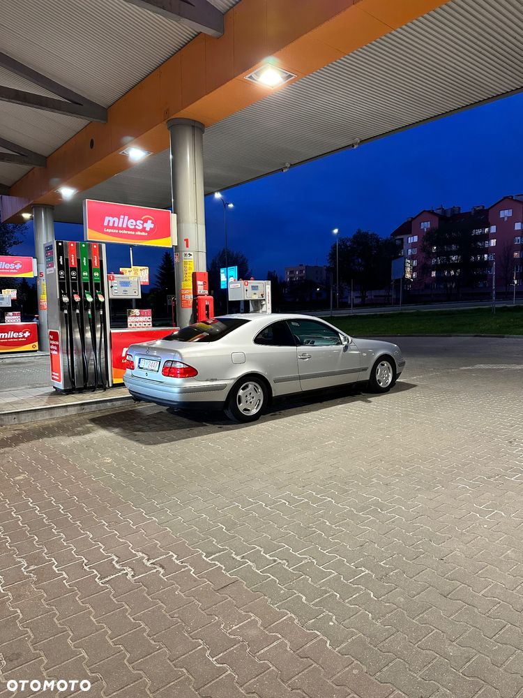 Mercedes-Benz CLK - 32