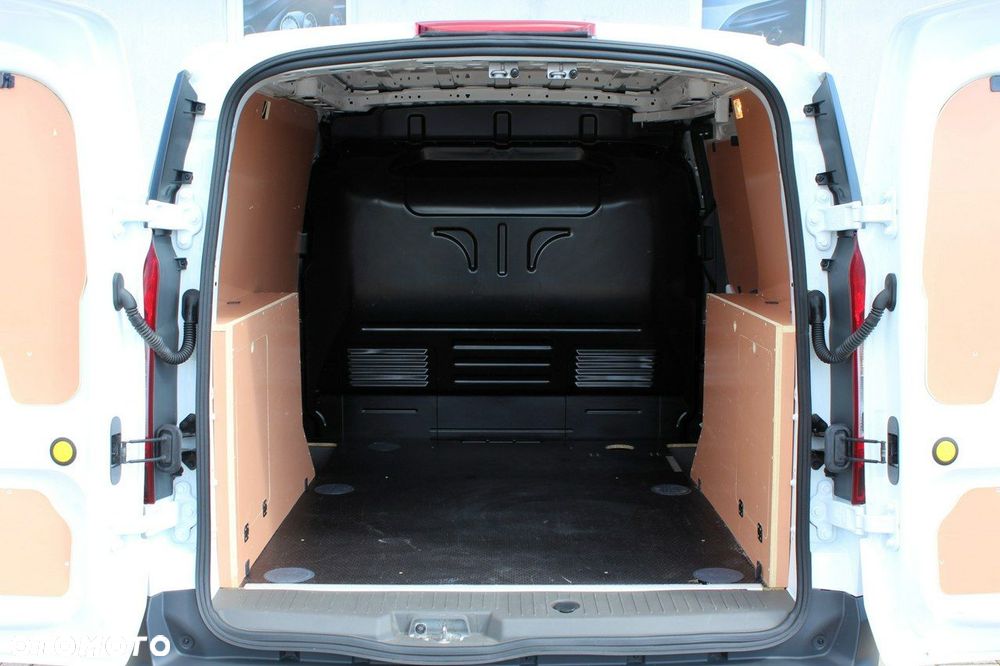 Ford Transit Connect - 8