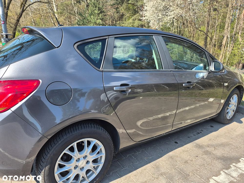 Opel Astra 1.6 Essentia - 3