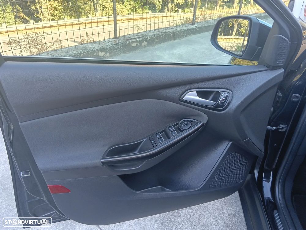 Ford Focus SW 1.0 SCTi Titanium Best - 16