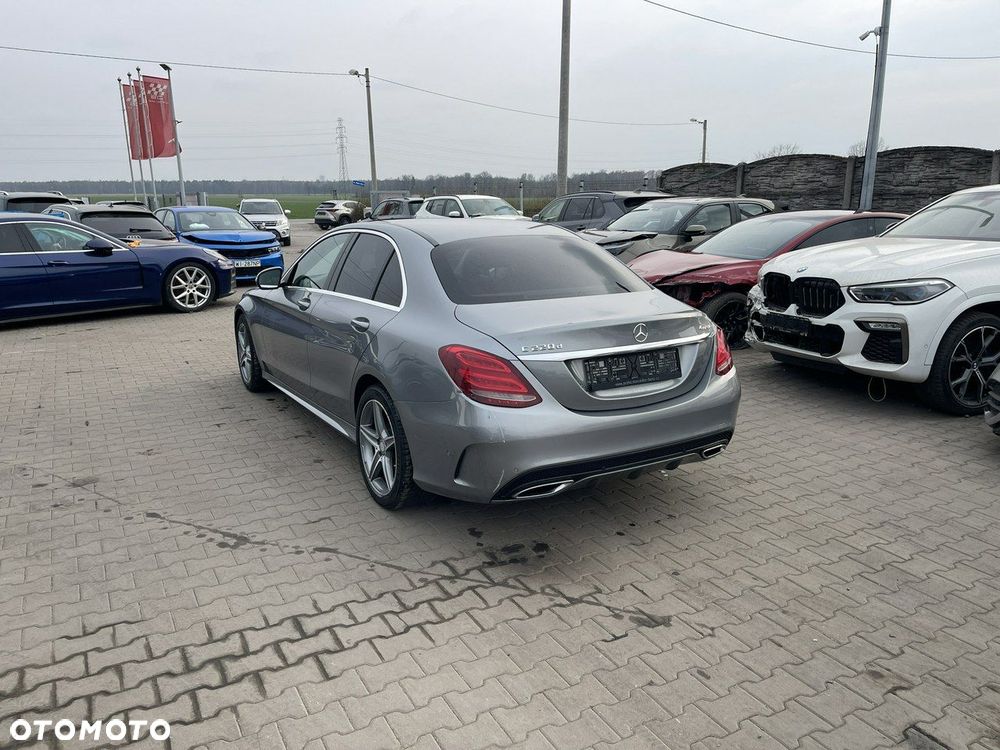 Mercedes-Benz Klasa C 220 d 4Matic 9G-TRONIC AMG Line - 2