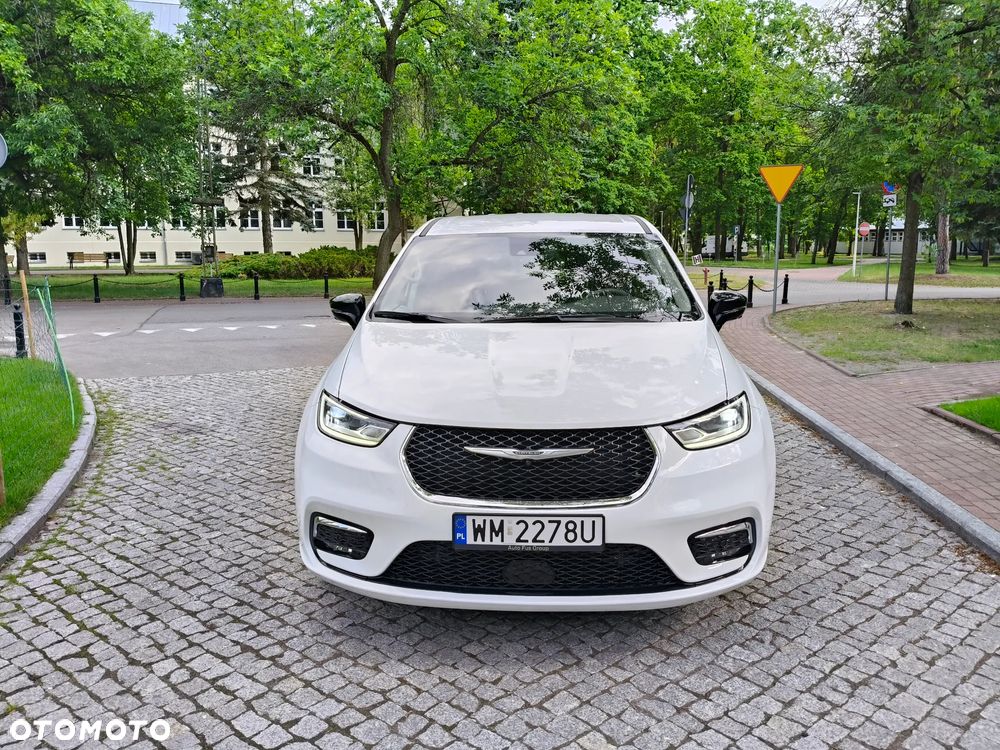 Chrysler Pacifica - 11