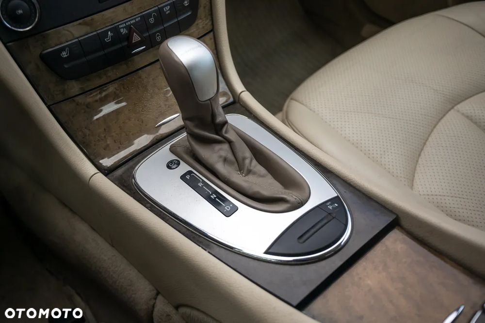 Mercedes-Benz Klasa E 320 Avantgarde - 22