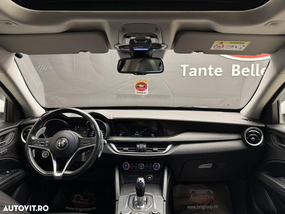 Alfa Romeo Stelvio - 12
