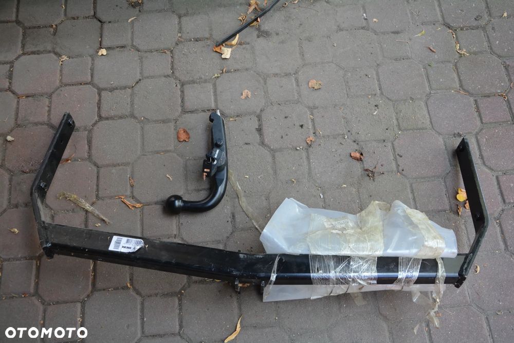 VW Golf Plus Liftback 2009-2013 -  hak wypinany Brink na klucz - 3