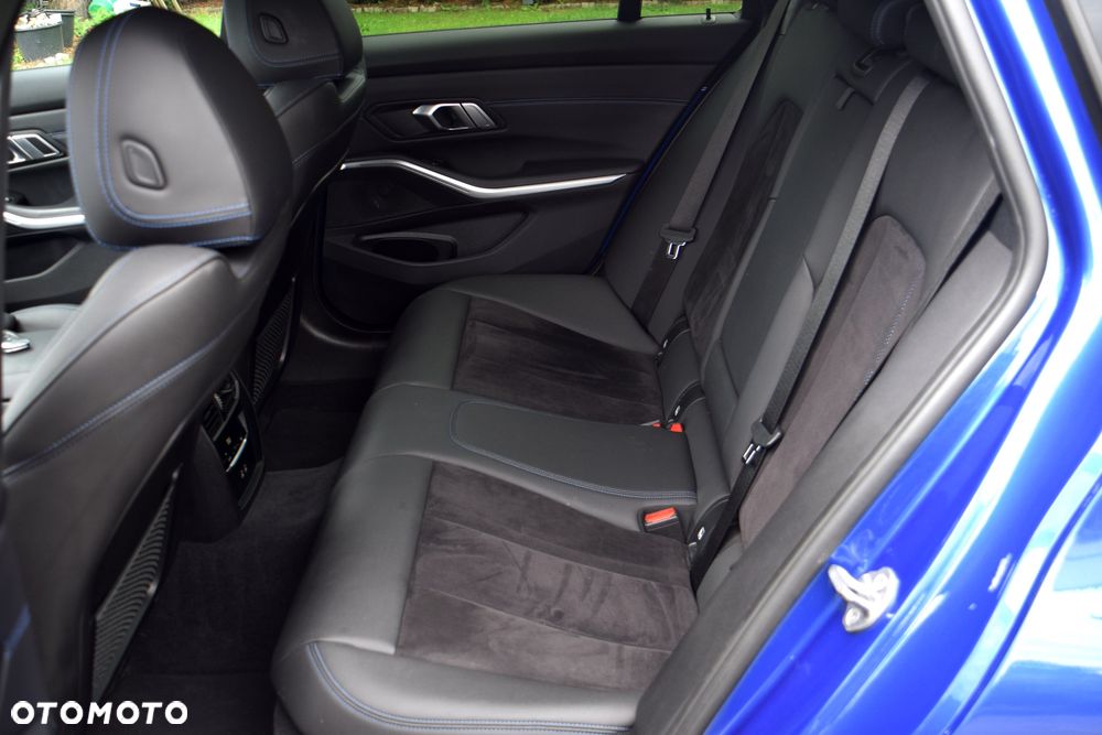 BMW Seria 3 320d xDrive M Sport sport - 25