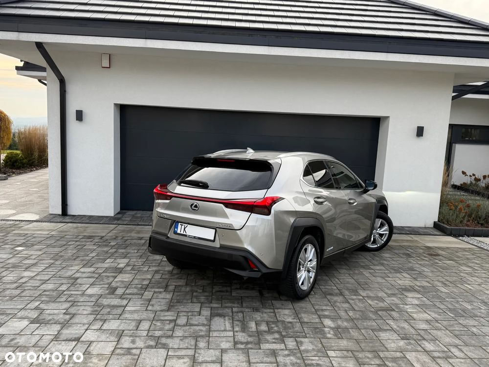 Lexus UX - 16