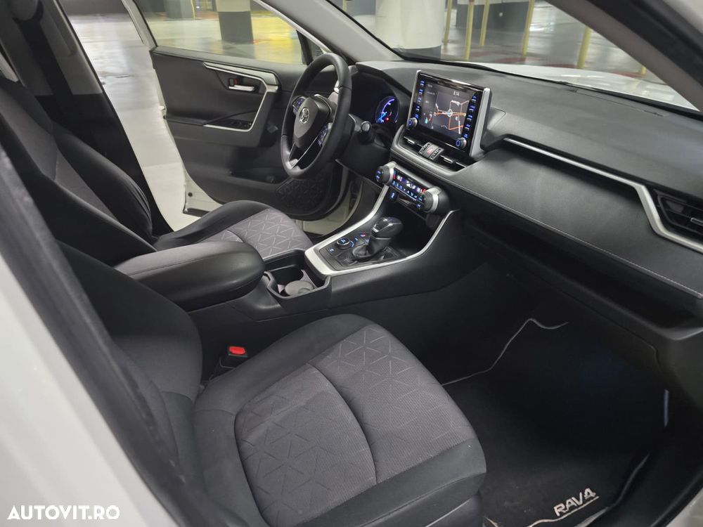 Toyota RAV4 - 8