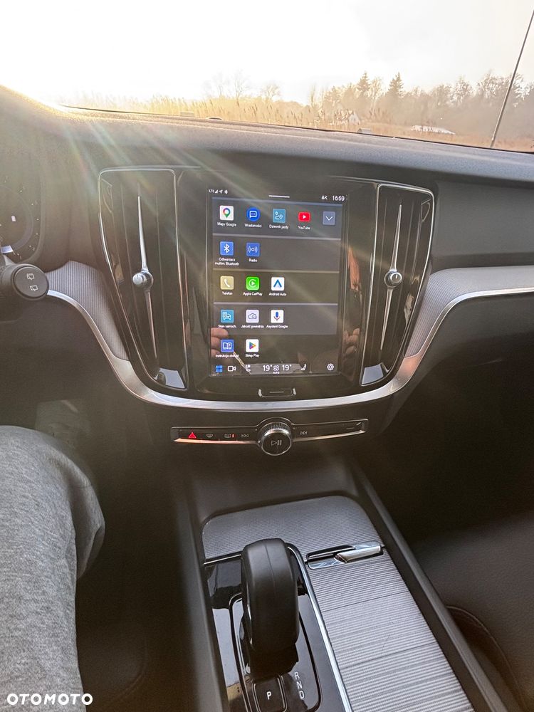 Volvo V60 B4 B Plus Dark - 8