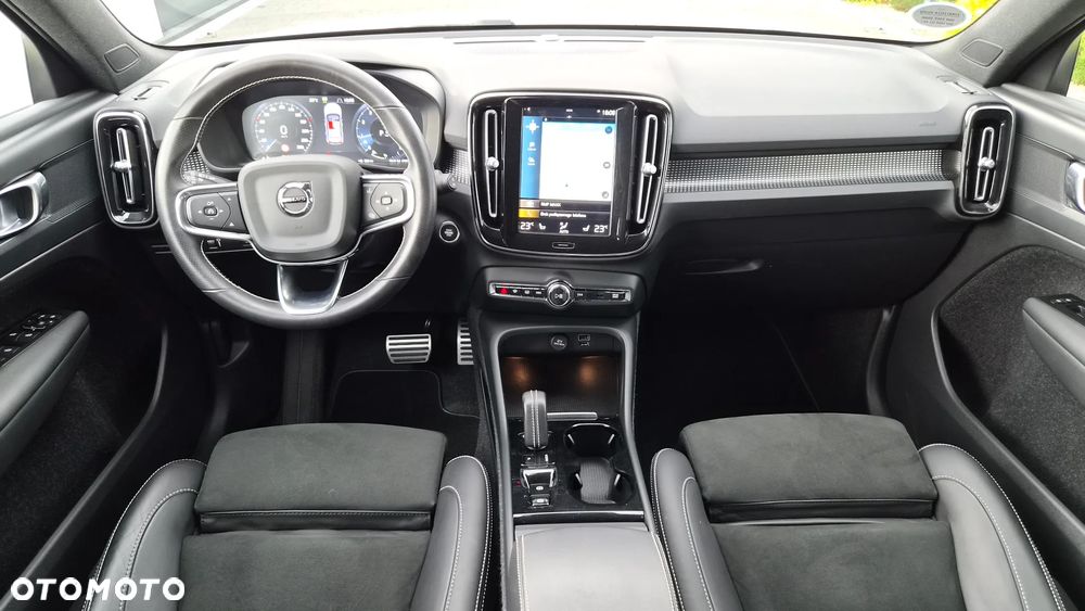 Volvo XC 40 T3 Geartronic Momentum Pro - 8