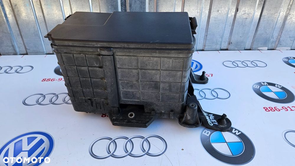 VW Caddy 2K III  Kompletna obudowa akumulatora 1K0915333B - 6
