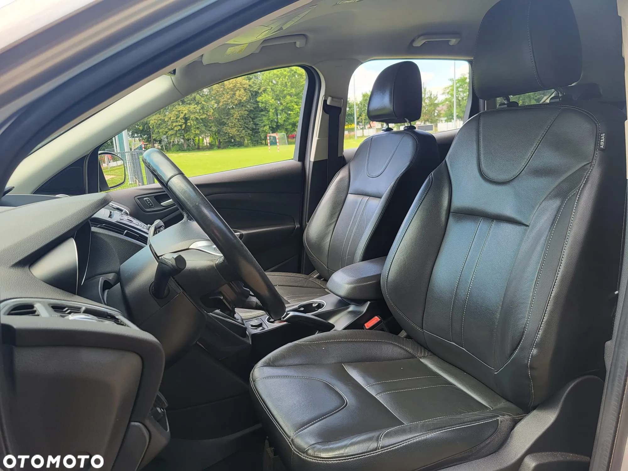 Ford Kuga 2.0 TDCi 2x4 Titanium - 10