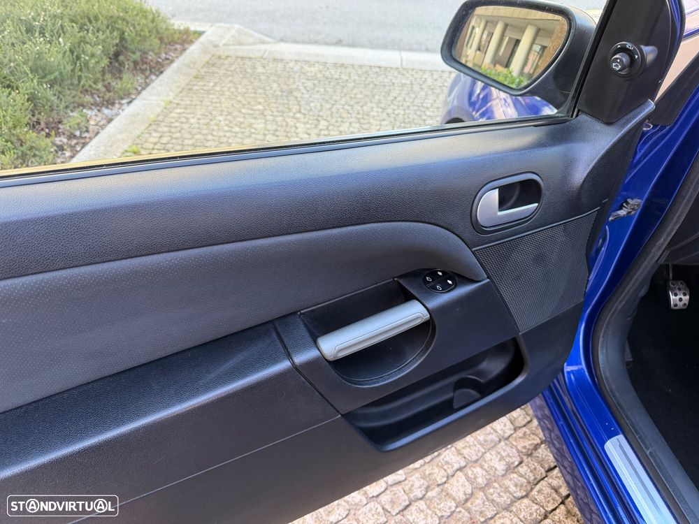 Ford Fiesta 2.0 ST - 21