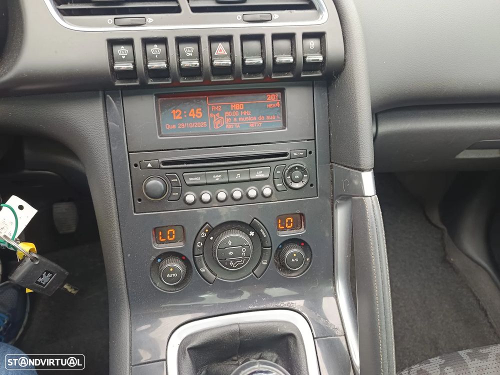 Peugeot 3008 1.6 HDi Premium - 30