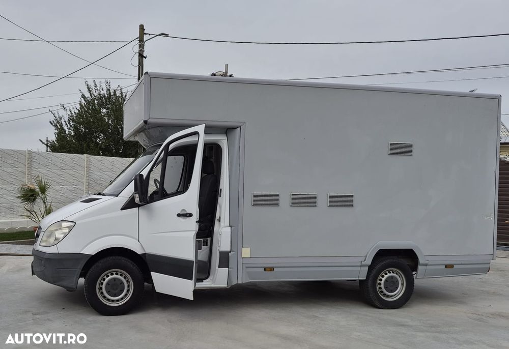 Mercedes-Benz Sprinter - 2