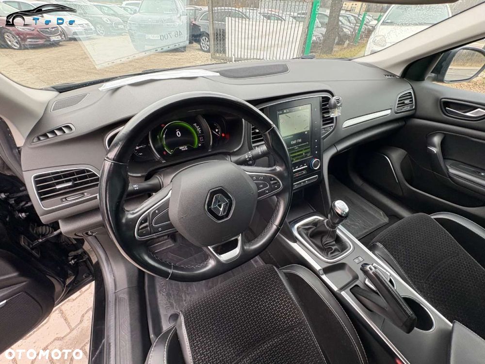 Renault Megane ENERGY TCe 130 Start & Stop Paris Business - 25