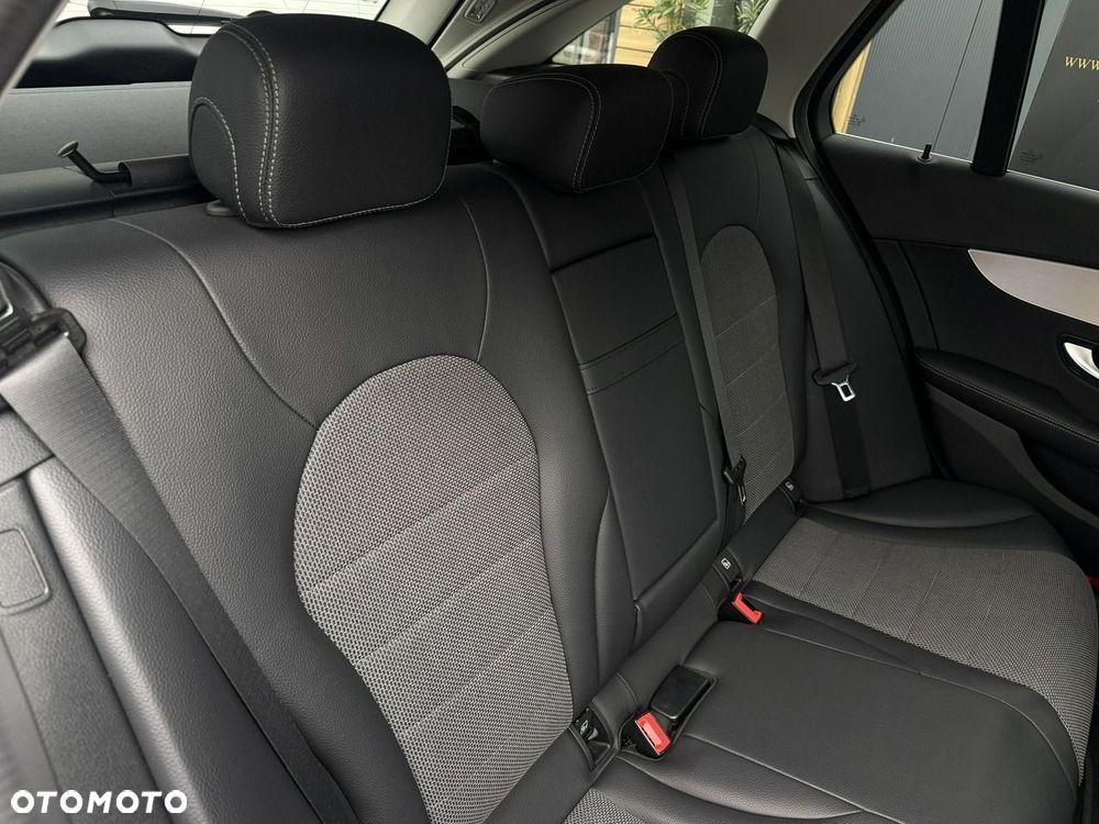 Mercedes-Benz Klasa C 200 d 9G-TRONIC Avantgarde - 34