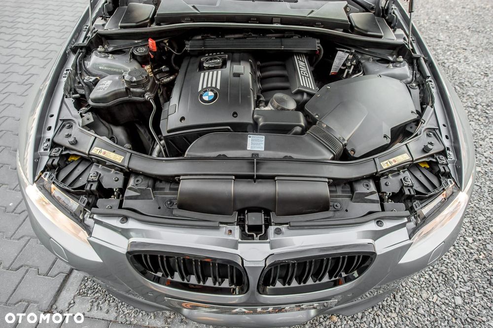 BMW Seria 3 325i - 10