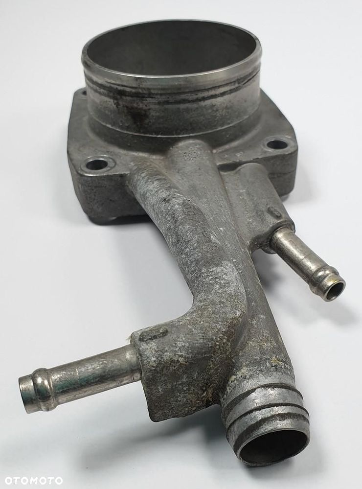 PODSTAWA ŁĄCZNIK PRZEPUSTNICY MERCEDES W245 1.7 B 8V A2660940111 - 2