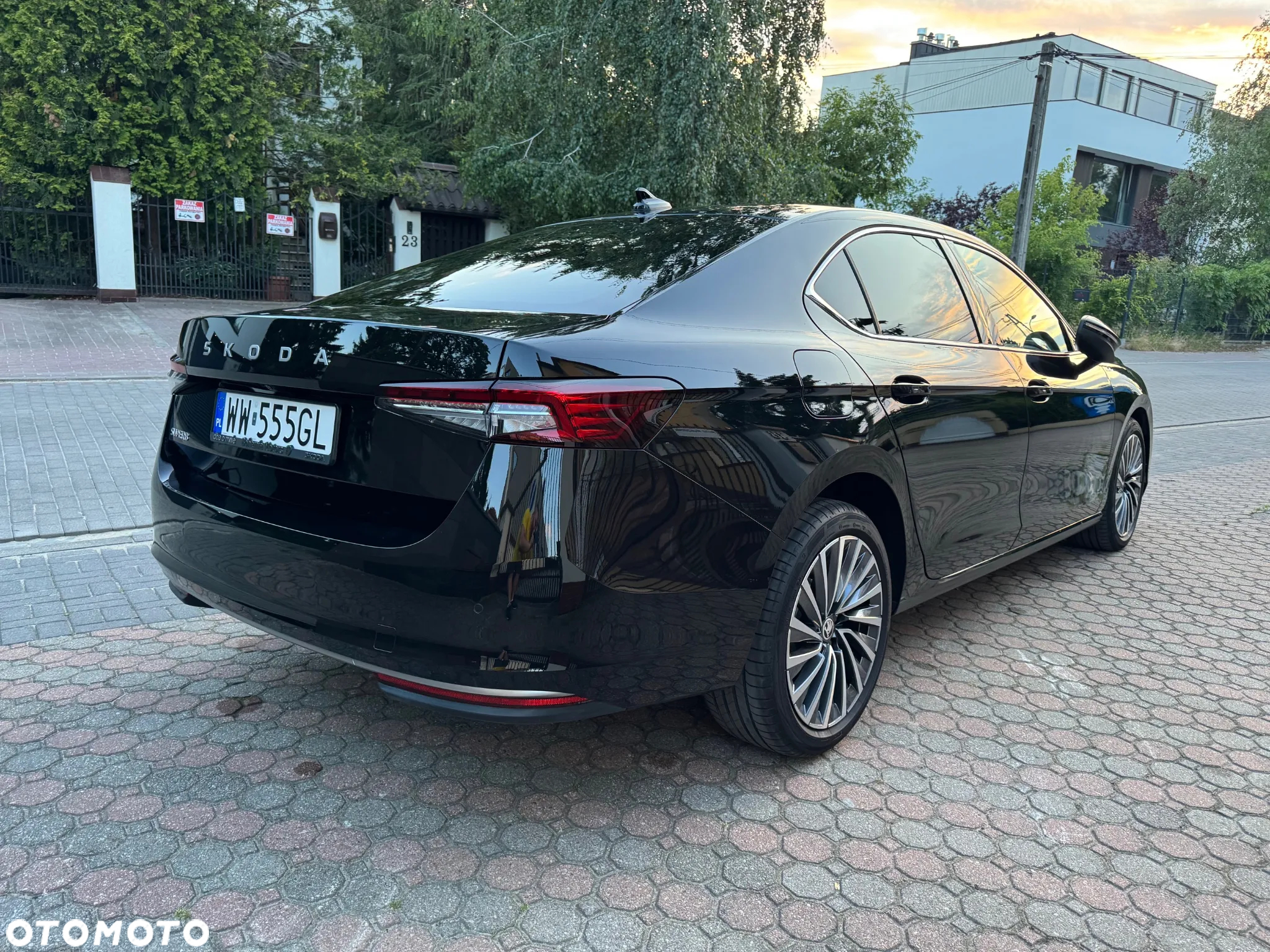 Skoda Superb 2.0 TDI SCR L&K DSG - 5